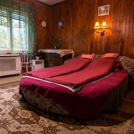 Garan Guesthouse Jósvafő Exteriör bild